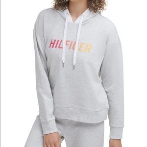 NWOT Tommy Hilfiger cropped ombré logo hoodie